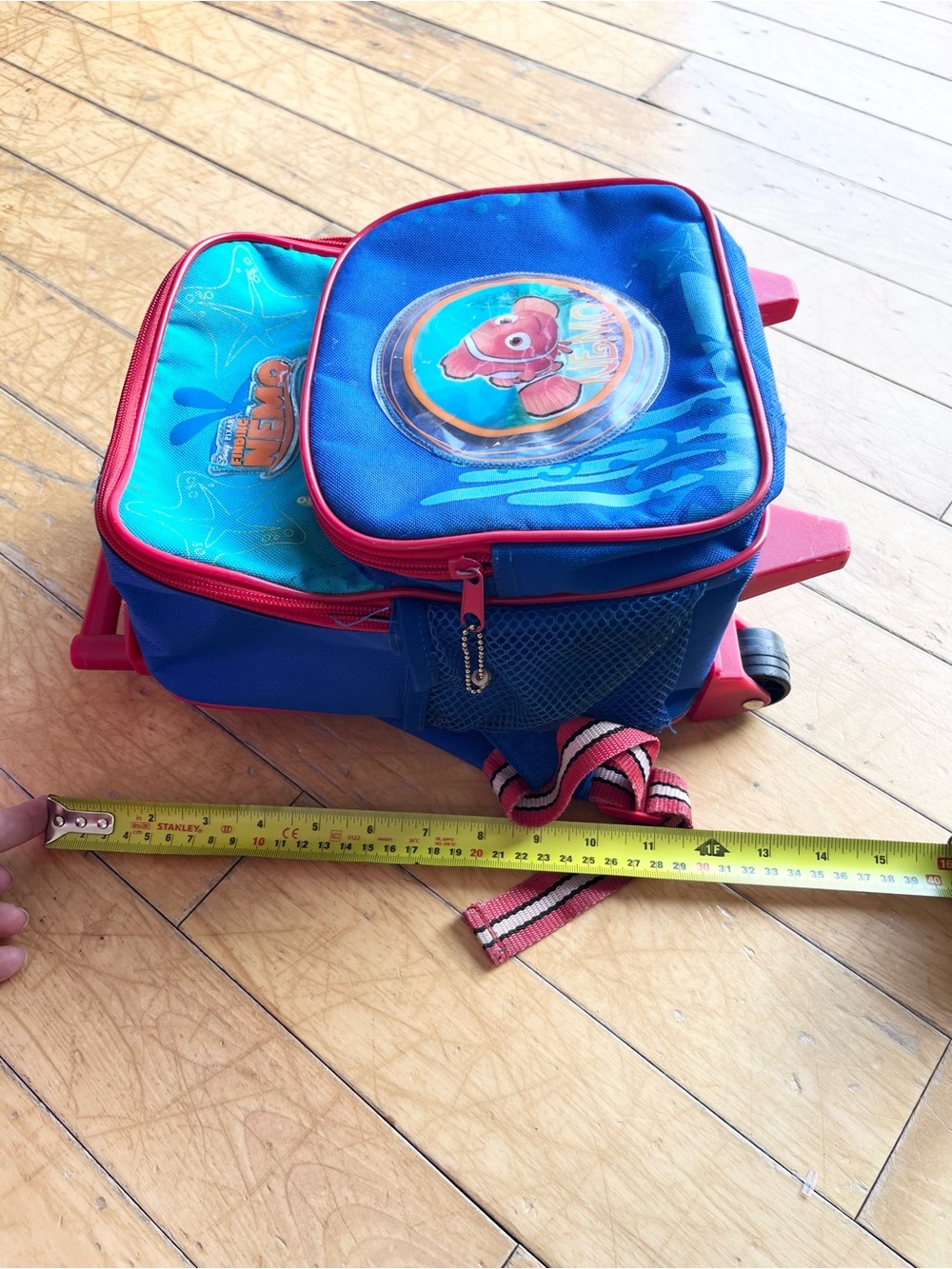 Disney Pixar Vintage Small FINDING NEMO Rolling Backpack - Picture 11 of 12